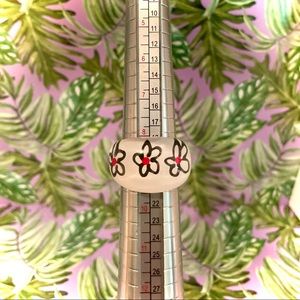 White Floral Resin Ring - Size 9